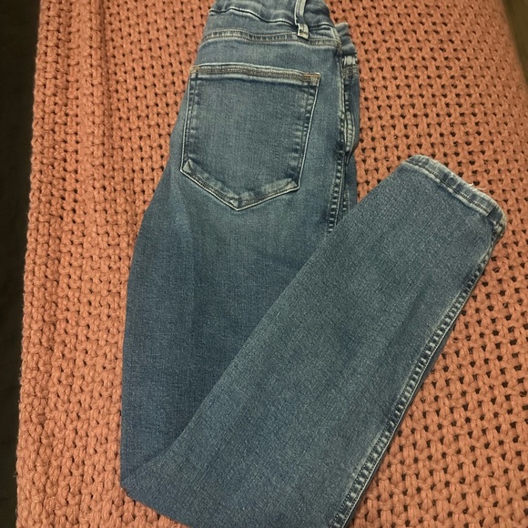 Good American Jeans 6/28 - Picture 3 of 3